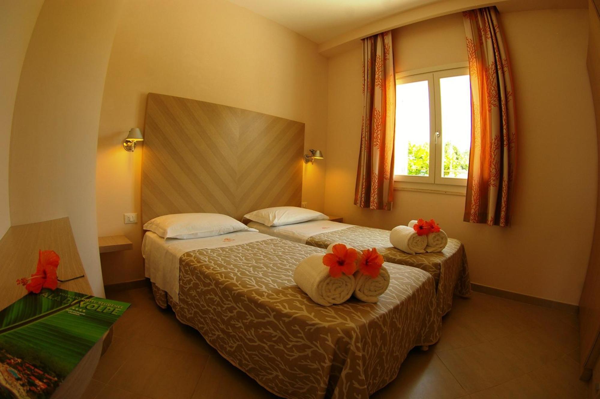 Hotel Villaggio Cala Di Volpe Capo Vaticano Exterior photo