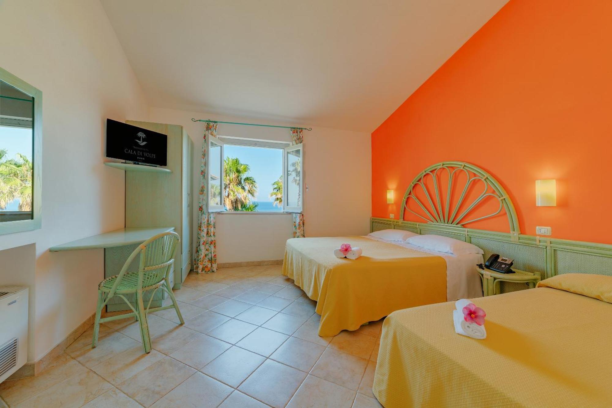 Hotel Villaggio Cala Di Volpe Capo Vaticano Exterior photo
