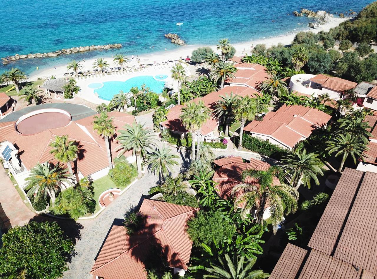 Hotel Villaggio Cala Di Volpe Capo Vaticano Exterior photo