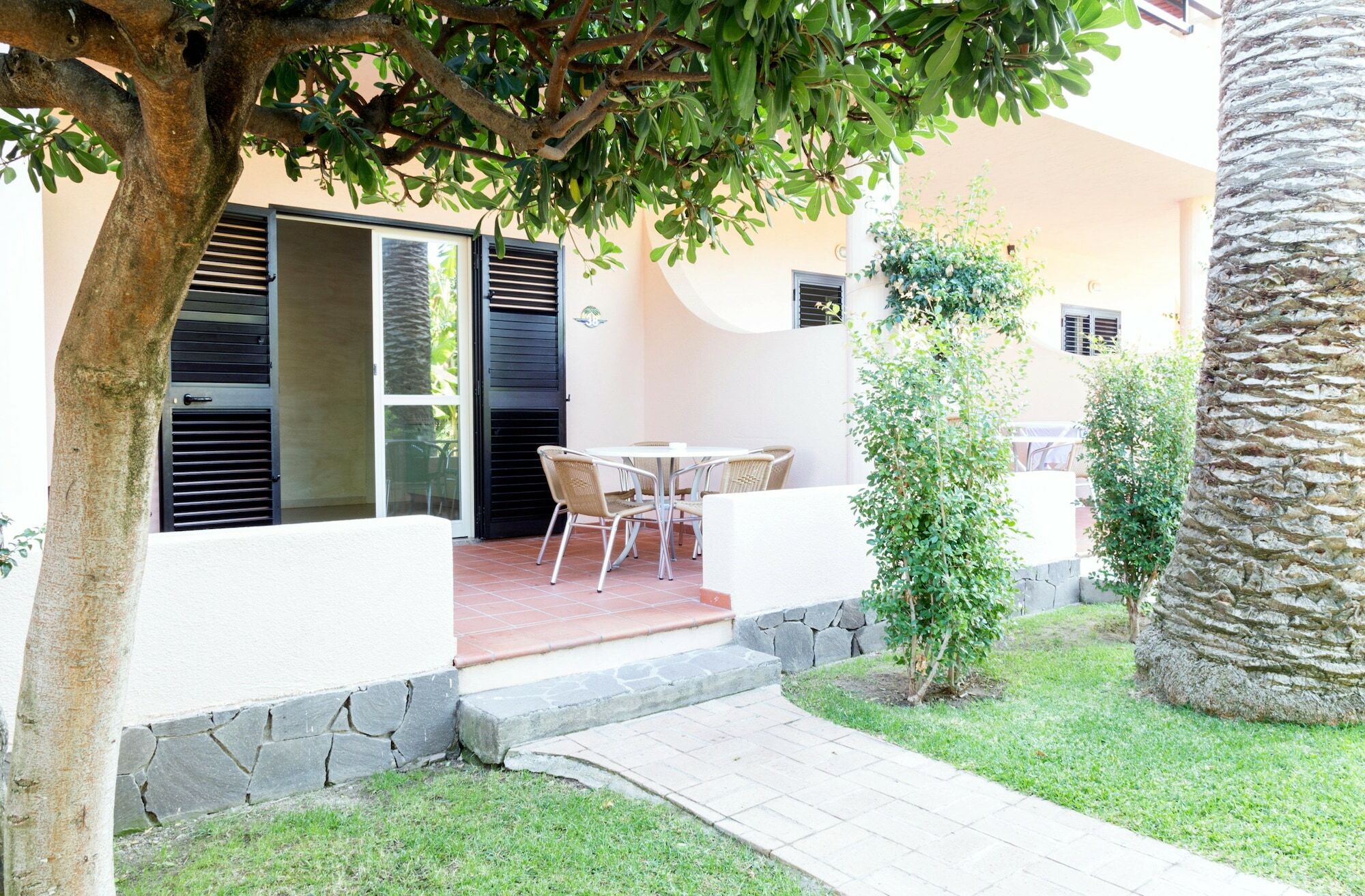 Hotel Villaggio Cala Di Volpe Capo Vaticano Exterior photo